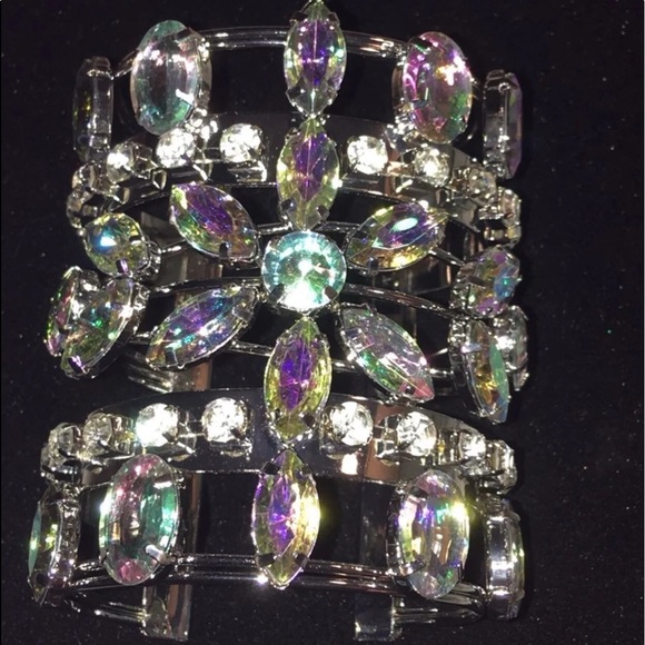 Iridescent rhinestone large cuff bracelet - Picture 7 of 8